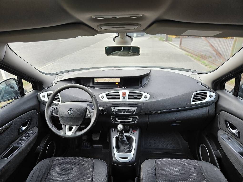 Autos: RENAULT SCENIC 1.4T  7 POSTI  – Gebraucht aus Biasca von autolowcost 1