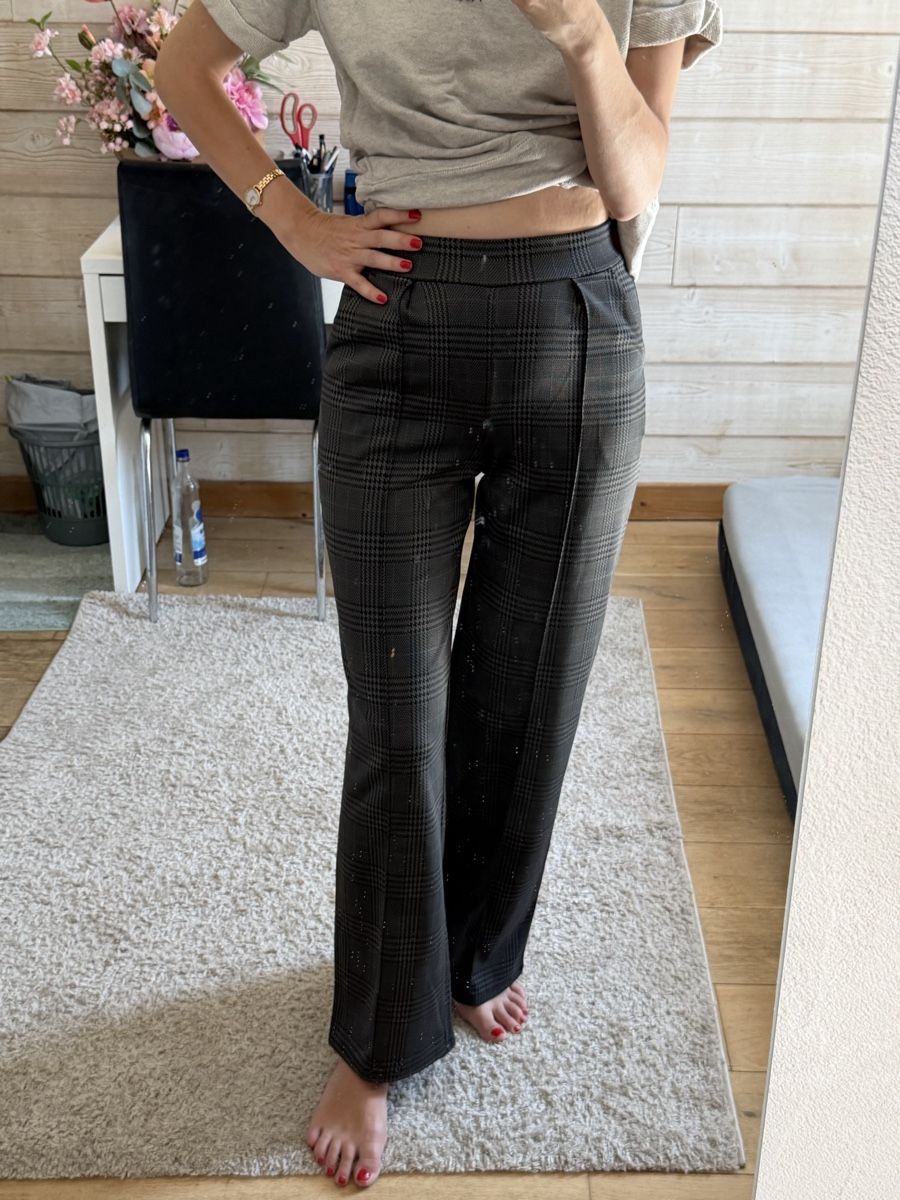 H&M Pantaloni: New H&M trousers – Nuovo e nell'imballaggio originale da Pully venduto da vik_2mrb