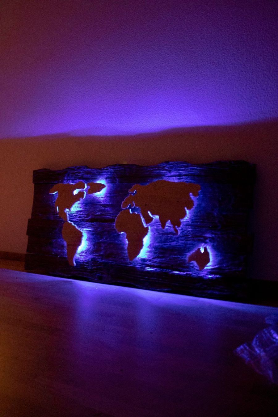 Lampade: Rustikale LED Weltkarte RGB – Nuovo e nell'imballaggio originale da Zürich venduto da Miki_Schreiner 1