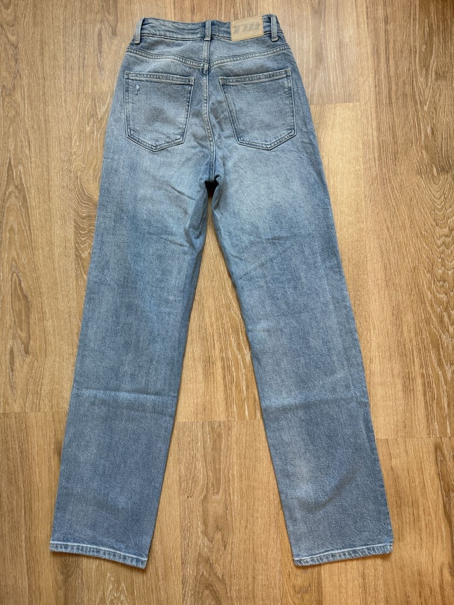 Tally Weijl Jeans: Jean bleu clair Tally Weijl, t.32 – Usato da Tavannes venduto da Thriftshop 2