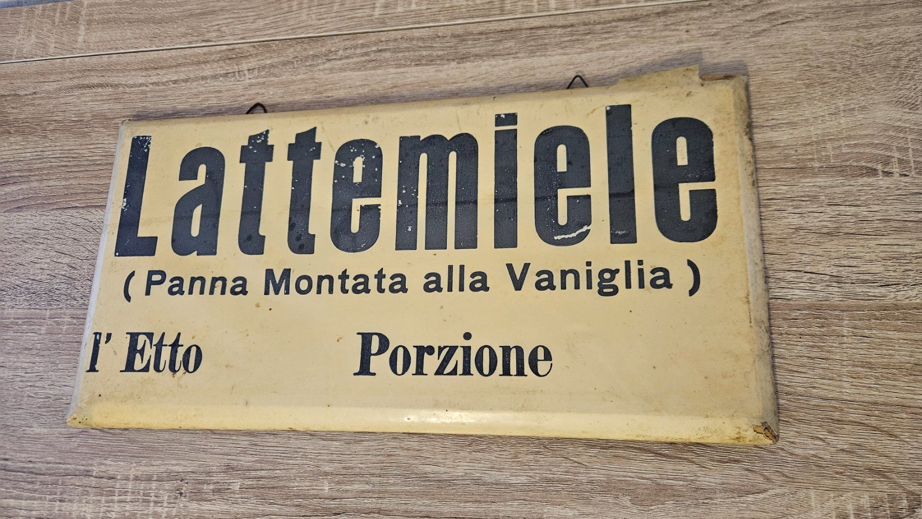 Schilder: Vecchia insegna "Lattemiele" – Gebraucht aus Melano von H-Sara