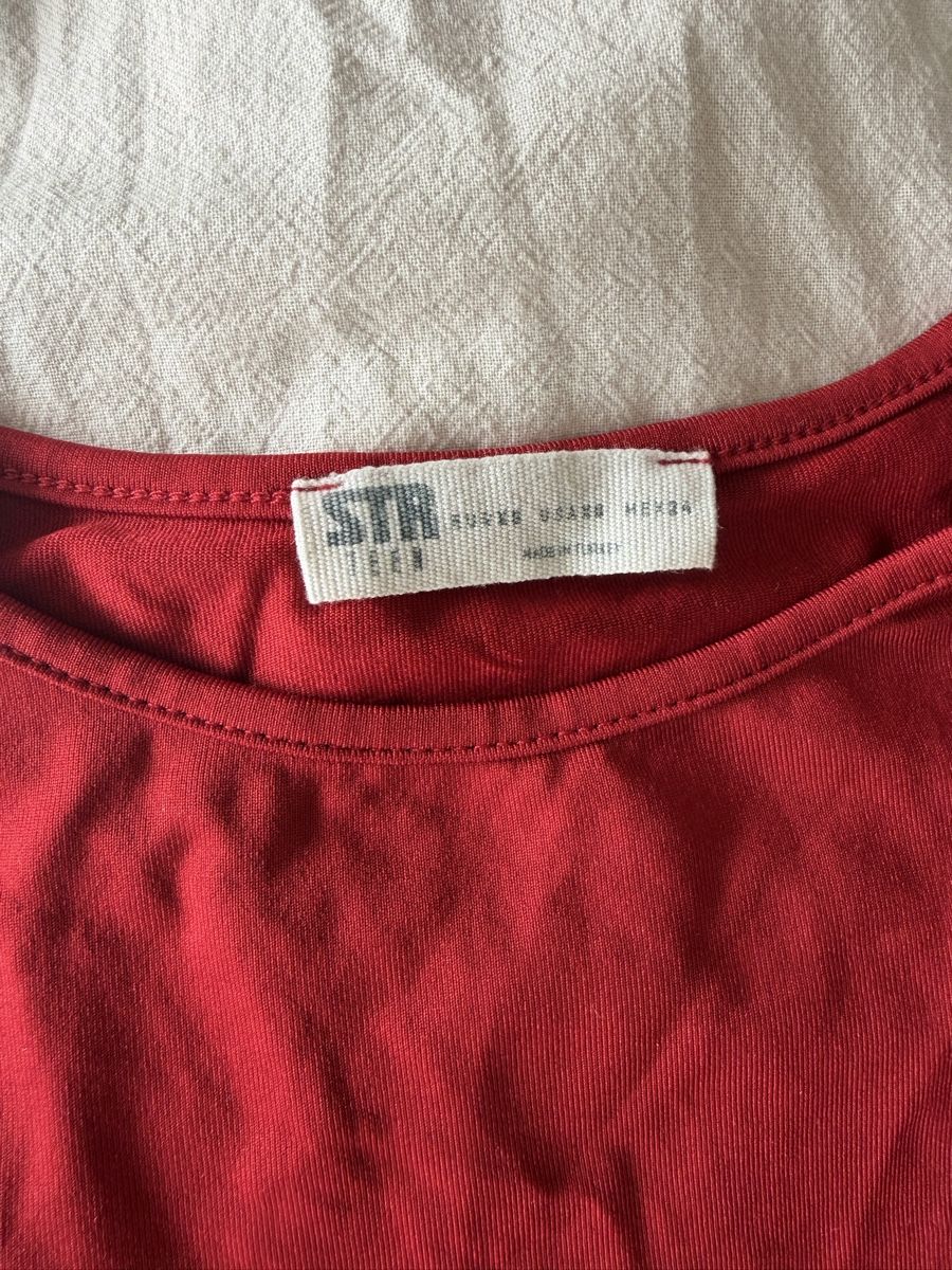 Stradivarius T-shirt: Langarmshirt STR rot – Usato da Meilen venduto da laraherre 1
