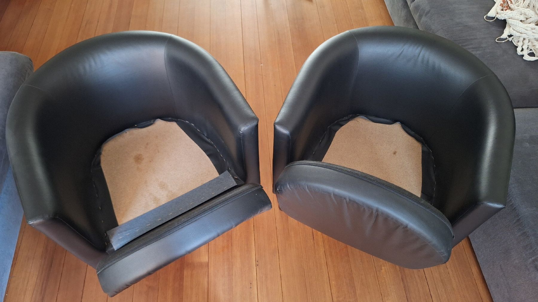 Ikea Sessel: 2 IKEA CADR Sessel schwarz in Lederoptik – Gebraucht aus Basel von Nathania 5