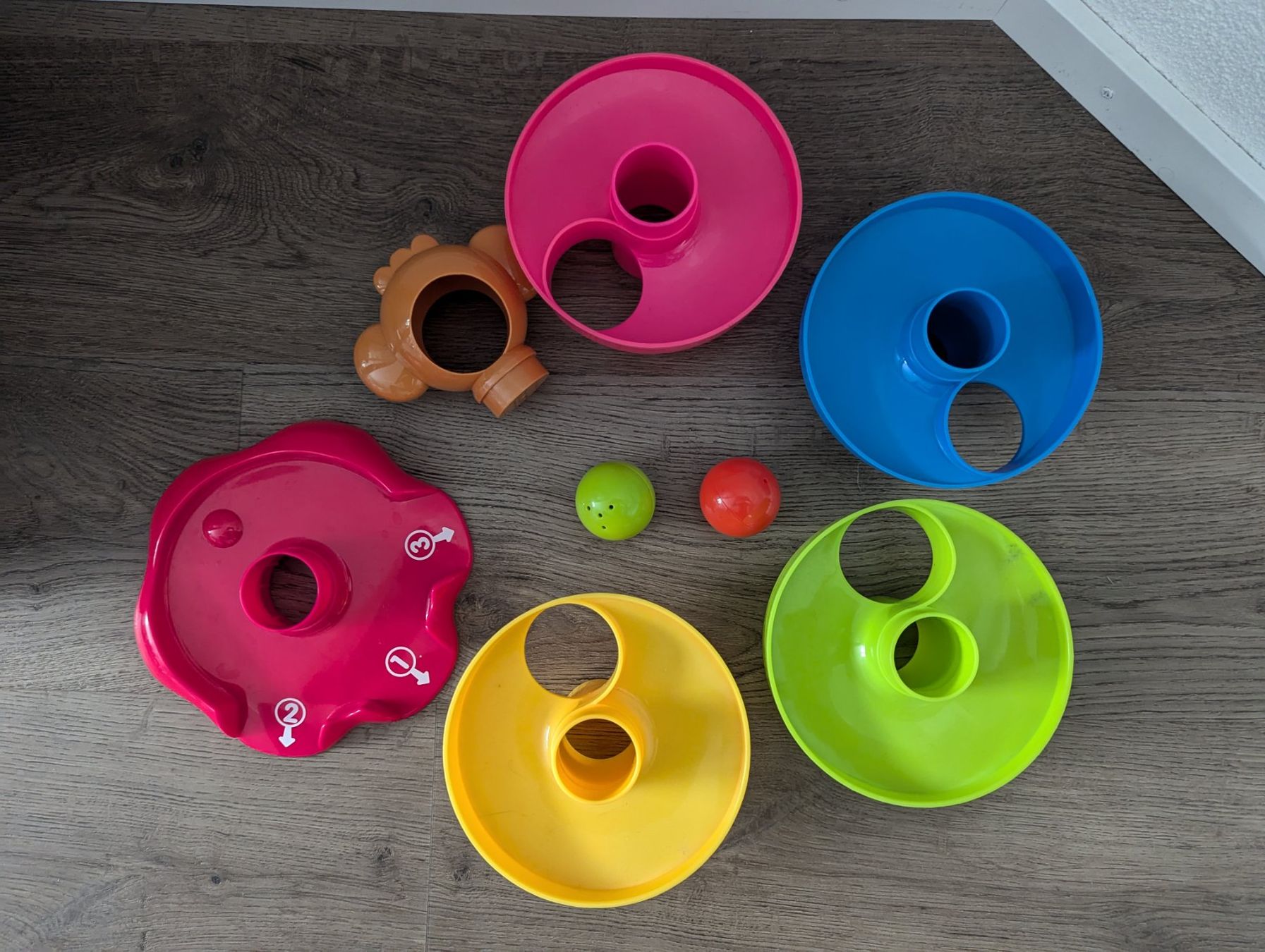 Giocattoli: Tour jouet pour bébé Huanger Roll Ball – Usato da Brügg BE venduto da Bidou44 1