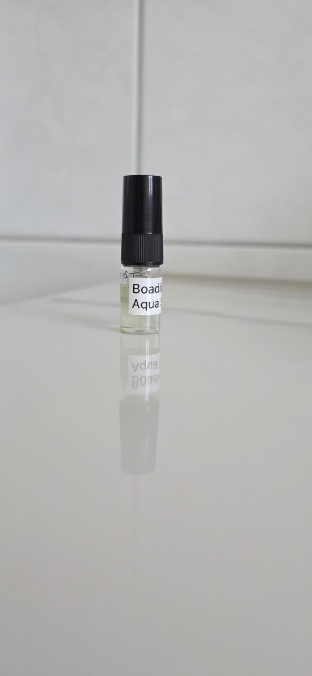 Profumi & Eau de Toilette: Boadicea Aqua sapphire – Usato da Würenlingen venduto da vic_xn7b