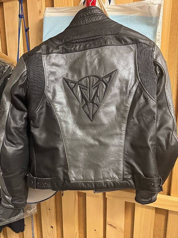 Dainese Giacche: Dainese Neuwertig Lederjacke – Usato da Gossau ZH venduto da lovimax 2