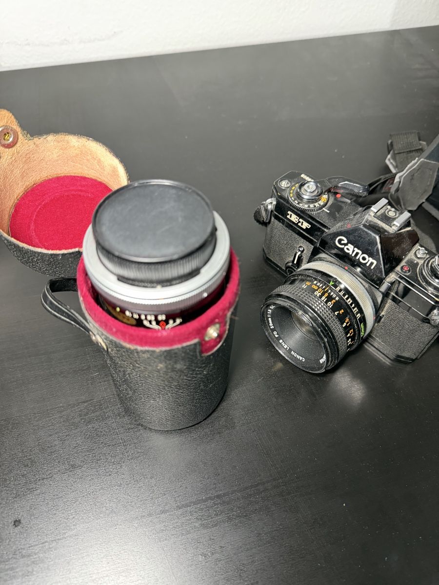 Canon Kamera: Canon EF Analogkamera (1973) mit 2 Objektiven – Gebraucht aus Zürich von fio_hcd2 3