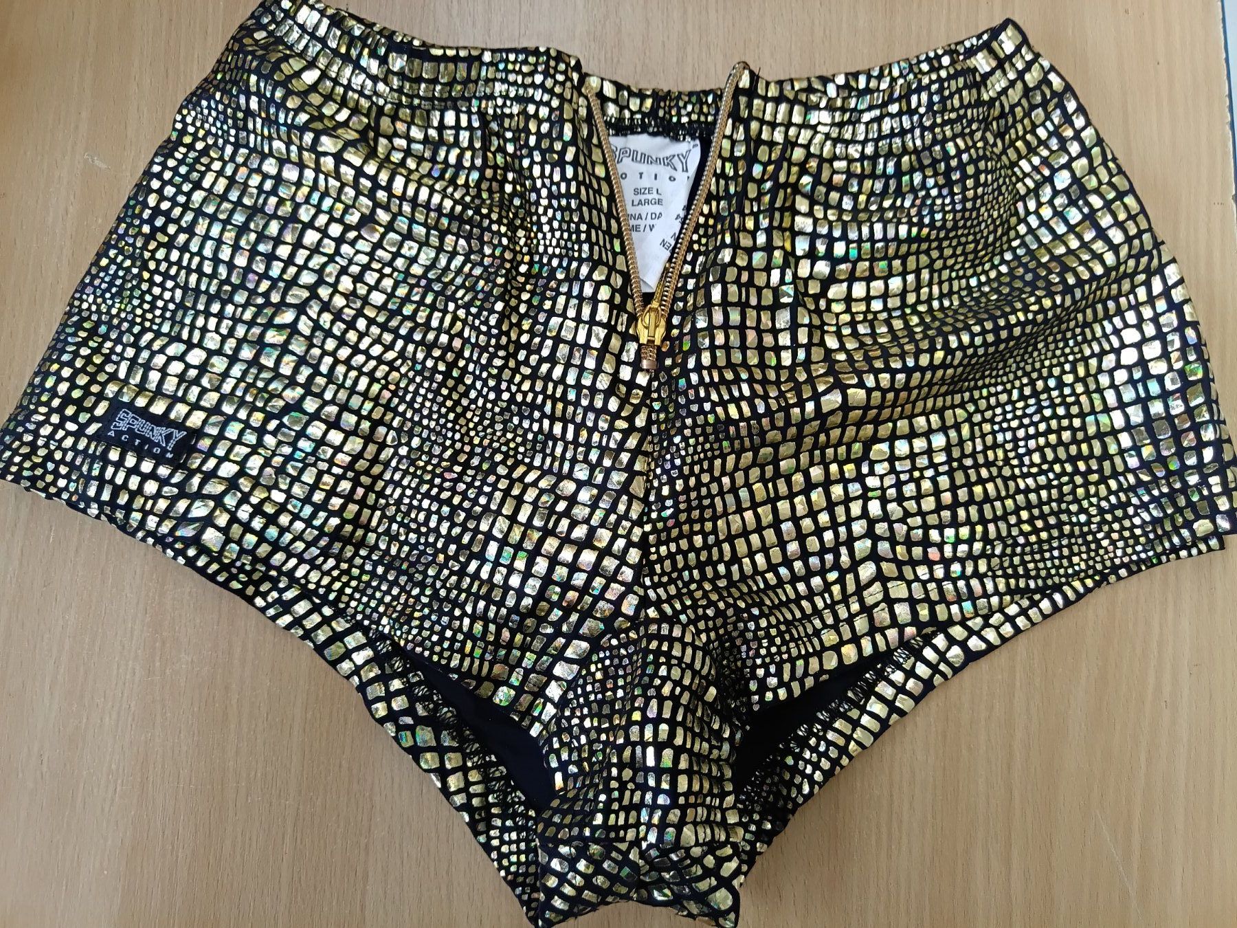 Pantaloni: Hotpants und Top im Gold-Perlmut Look – Nuovo e nell'imballaggio originale da Wängi venduto da Ladys_First 2