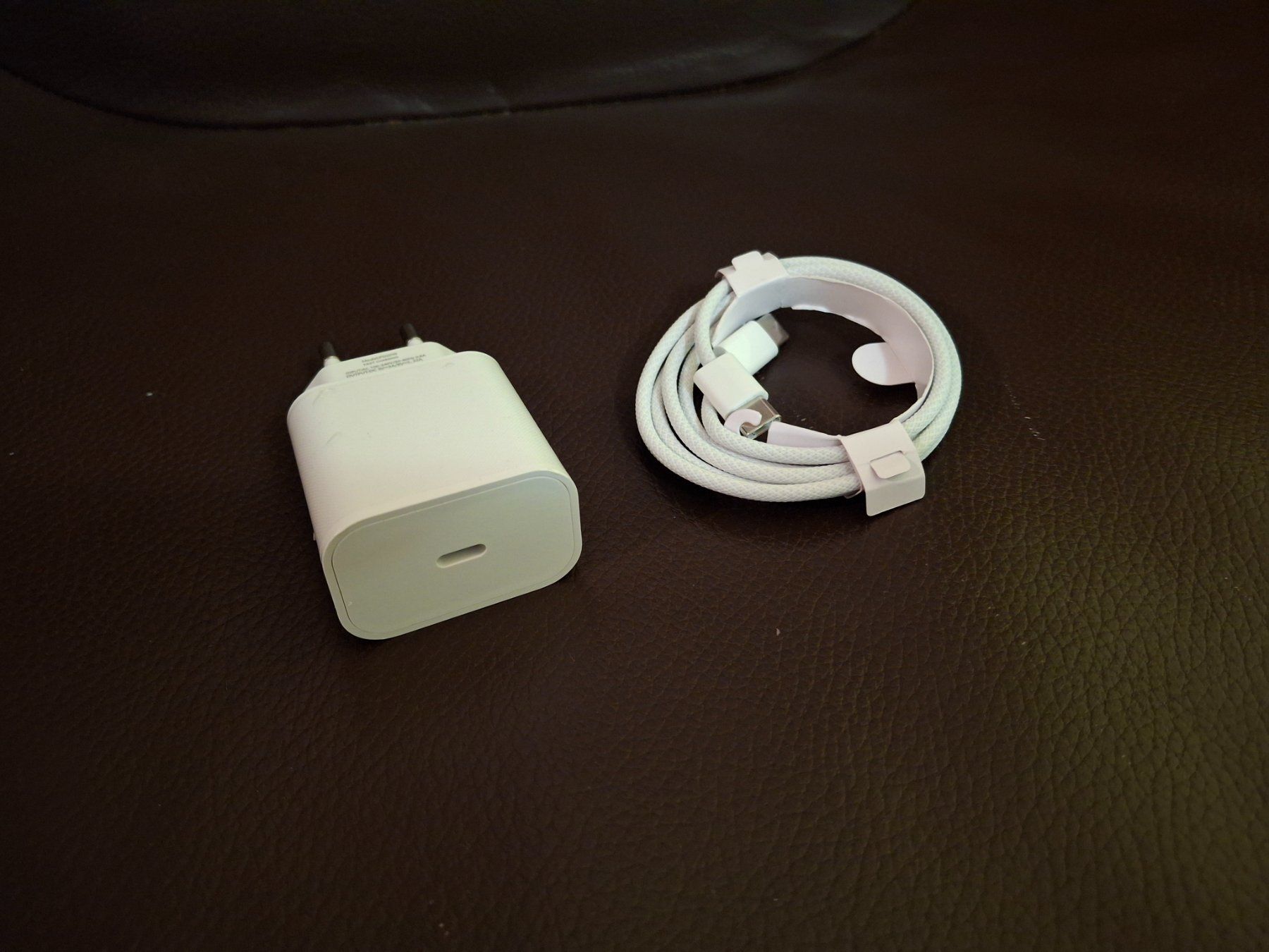 Caricabatterie: 20W PD Schnellladegerät mit USB-C Kabel – Nuovo e nell'imballaggio originale da Aarau venduto da mra_f9m8 5