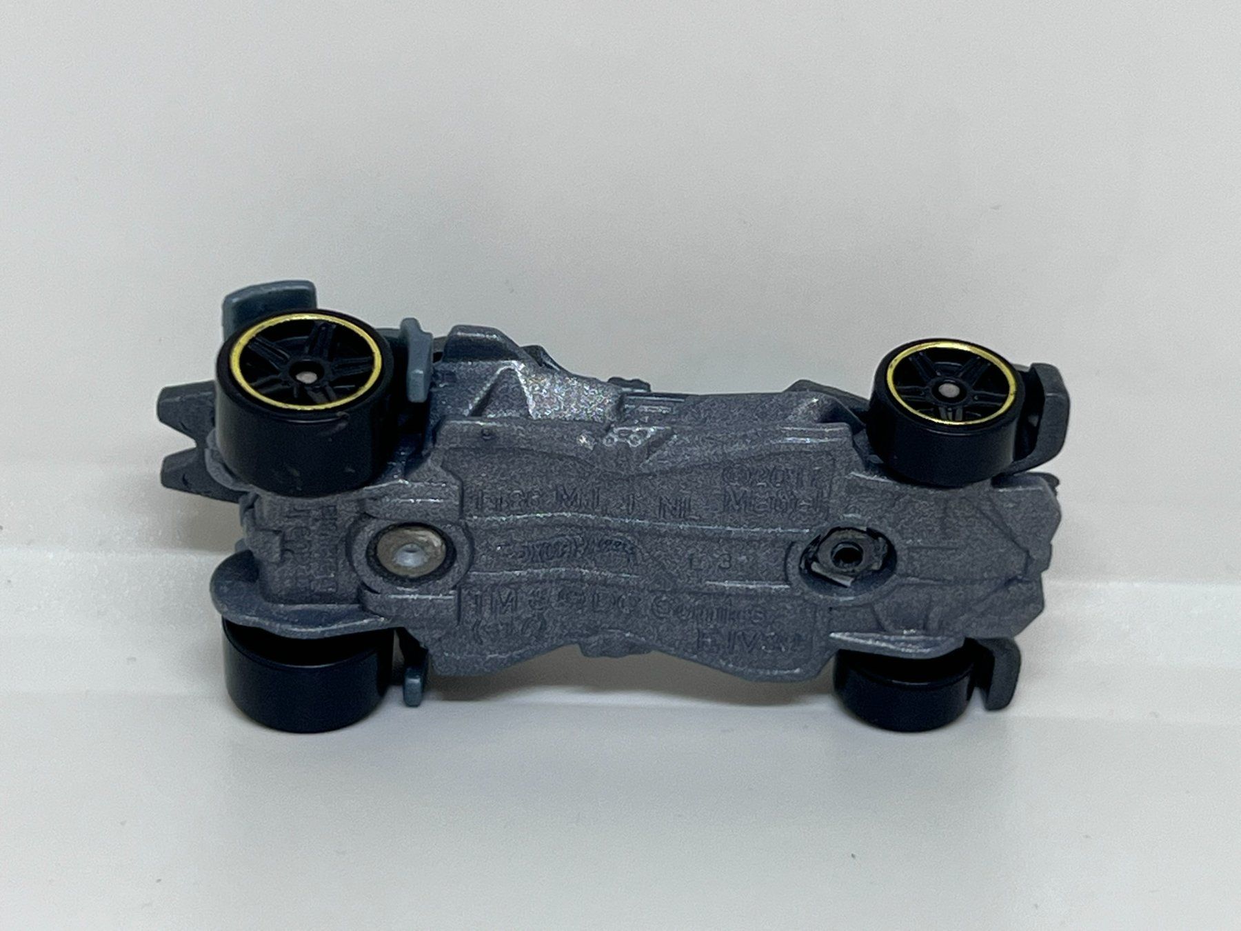 Hot Wheels Modellini d'auto: Hot Wheels Justice League Batmobile #59 – Usato da Wildegg venduto da LaaBoutique 3