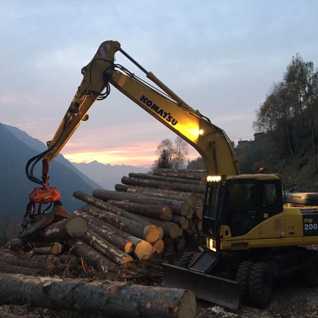 Komatsu Escavatori: Komatsu PW200-7 E0 + Woody 60 – Usato da Preonzo venduto da Baumech