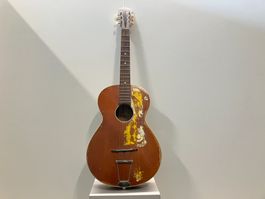 stark gebr. Akustische Gitarre ca. 98cm L x 34cm B ab 1.-