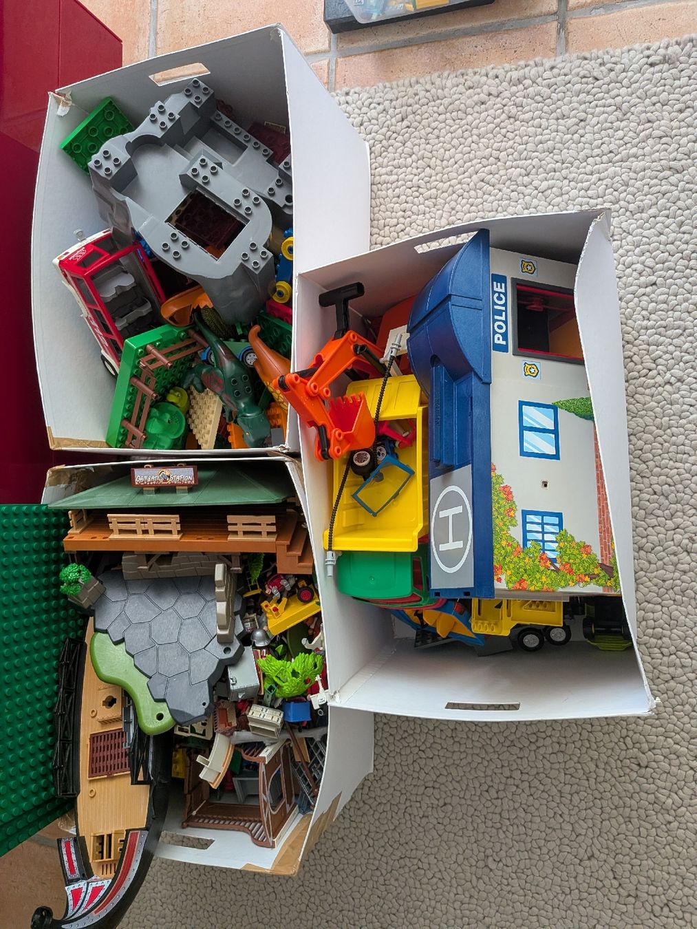 Playmobil Giocattoli: 18kg Playmobil diverse Sets – Usato da Küttigen venduto da Marchaba