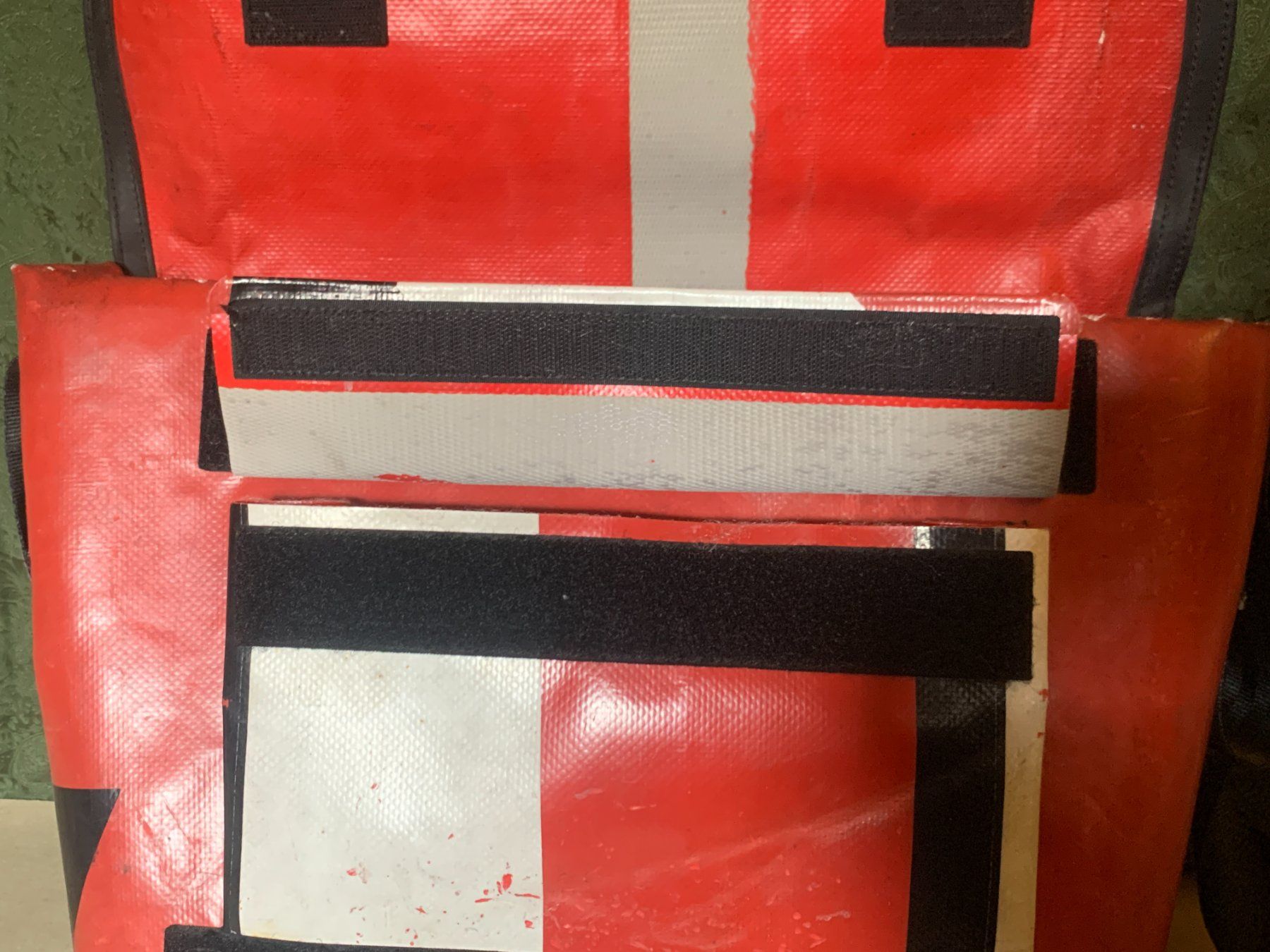 Freitag Altro in  Abbigliamento & Accessori: F13 Top Cat Freitag red messenger bag – Usato da Chalais venduto da Decoarts.art 5