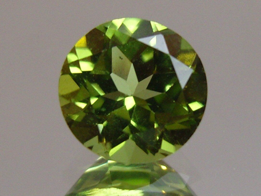 Edelsteine: Péridots AAA rond 6 mm / 0.80 ct pièce – Neu (gemäss Beschreibung) aus La Chaux-de-Fonds von j-aime-les-gemmes