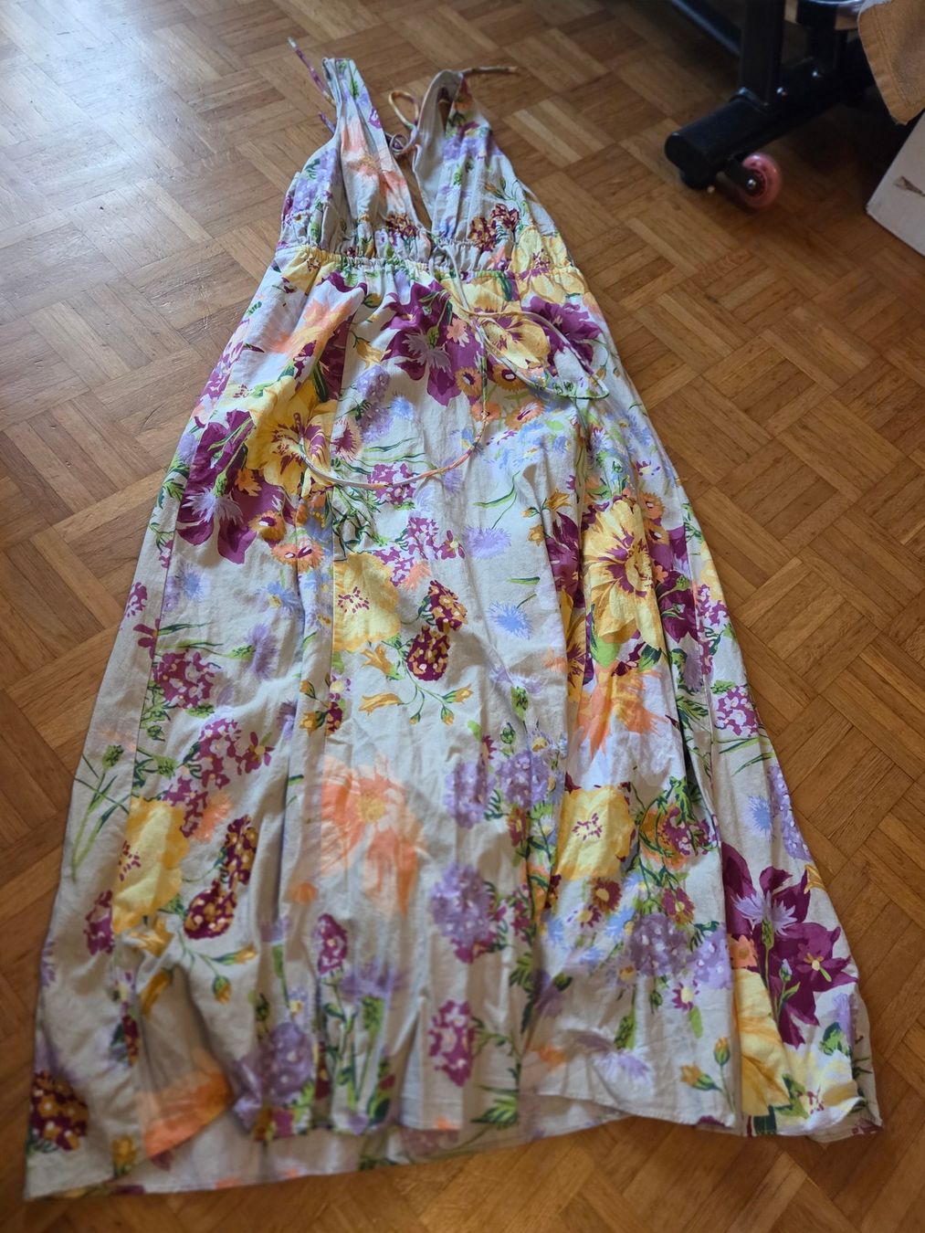 Vestiti: 3 Kleider und 1 Jupe Gr. M – Usato da Basel venduto da grandfamily 1