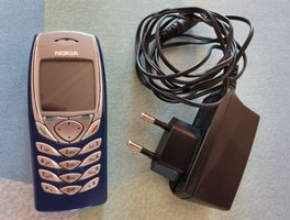 Nokia 6100 Blau – Retro-Sammlerstück inkl. orginal Ladegerät