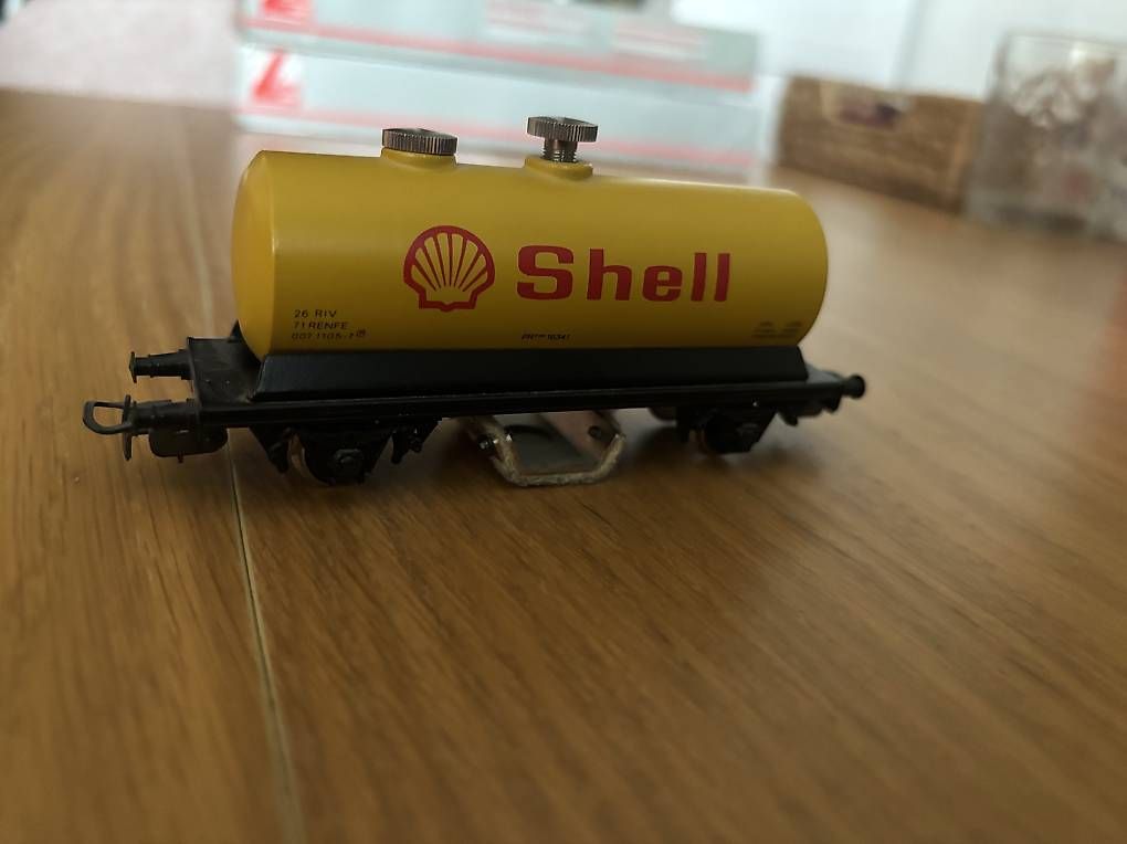 Märklin Modelleisenbahnen: Wagon nettoyeur Shell – Gebraucht aus Orbe von car_8grw