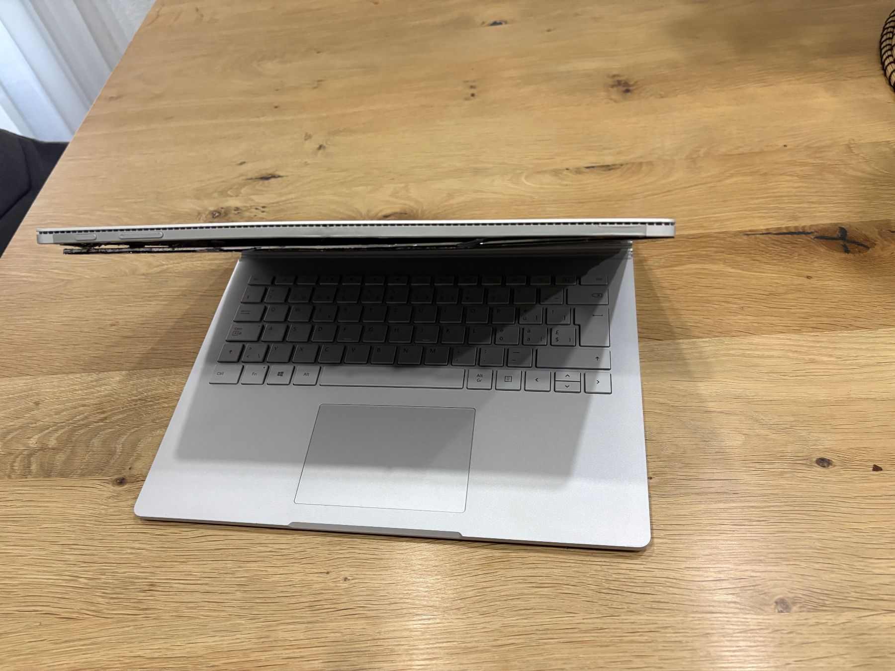 Microsoft Portables: Microsoft Surface Book / Model: 1703 – Défectueux à Lausen par sen_jm7c 3