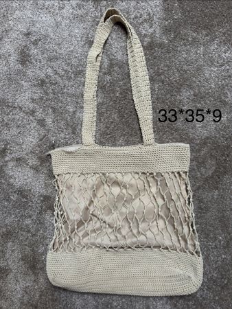 Sac bohème écru porté épaule 33x35 cm 