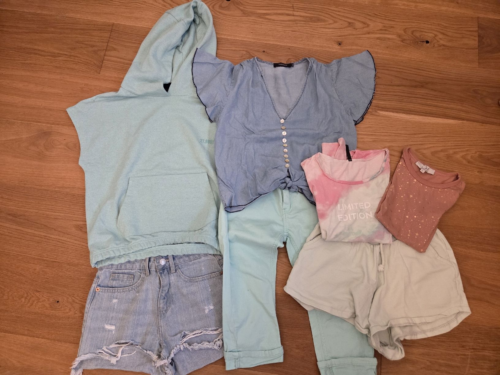 Lotti & Set di vestiti: Paket XS, S – Nuovo (secondo la descrizione) da Kölliken venduto da aninavera