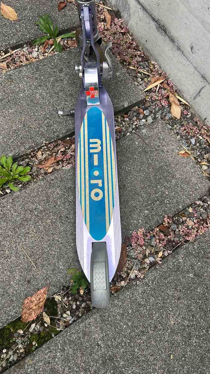 Micro Kickboard: Micro Kickboard Trottinett Sprite LED – Gebraucht aus Meilen von sigima 2