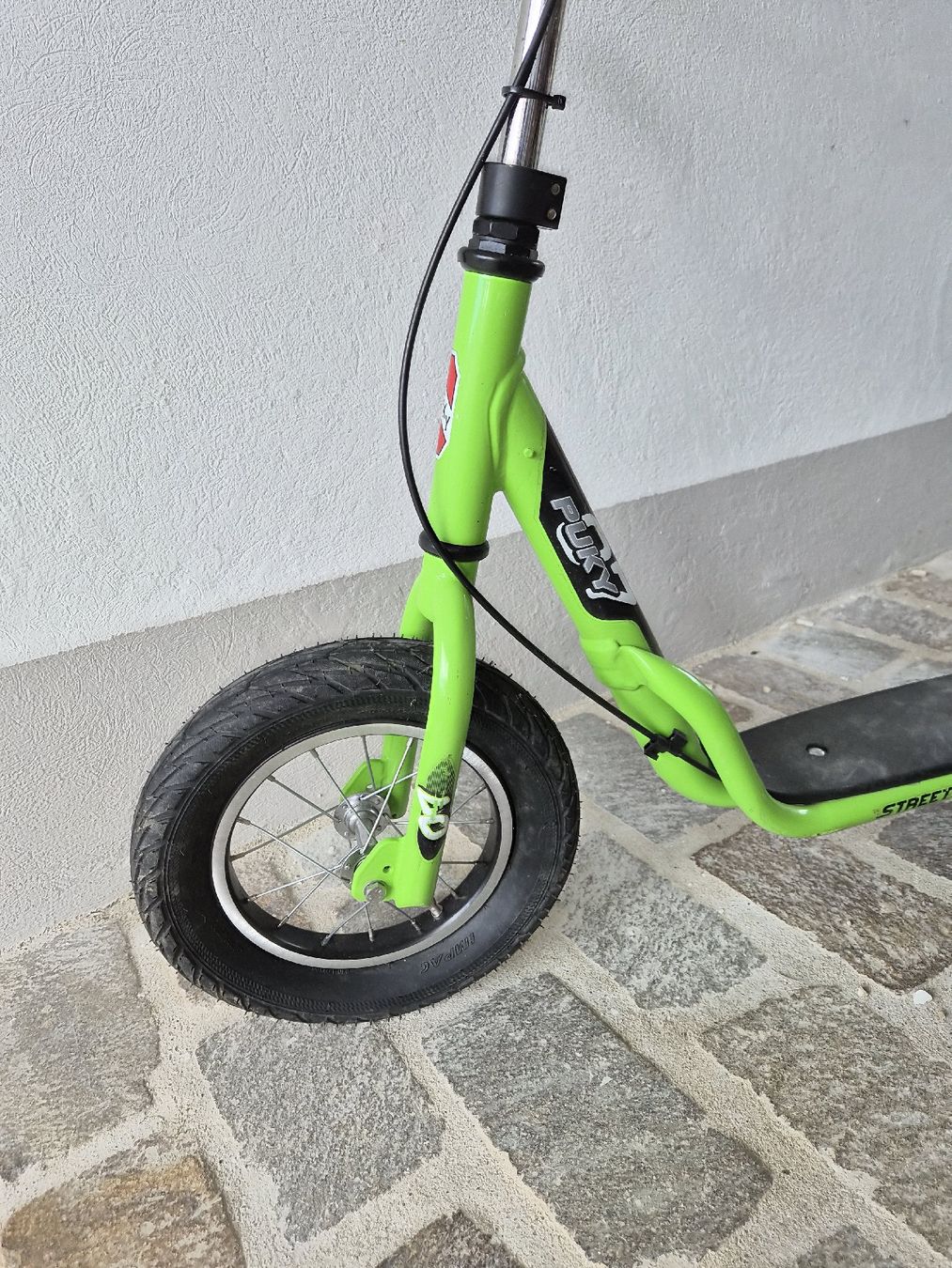 Ausili per la deambulazione: Puky Roller Air, pneu sind defekt – Usato da Fislisbach venduto da Crisisgusita 2
