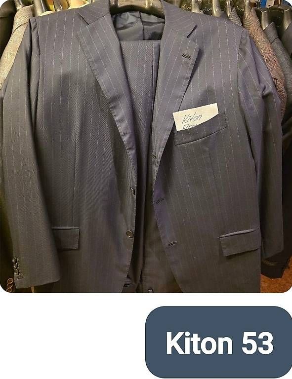 Costumes, combinaisons de sport et fonctionnelles: Kiton Anzug – D'occasion à Hausen AG par MM_FM