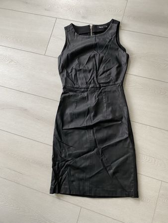 Schwarzes Kleid Flame, Grösse 34