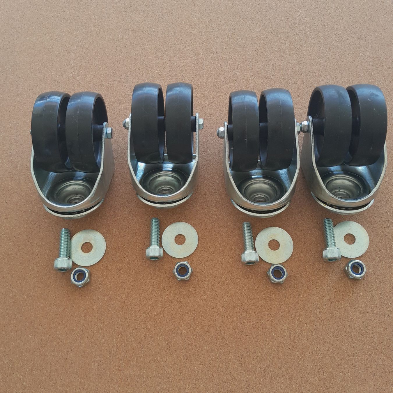 Sonstiges zum Lager & Transport: Set aus 4 Doppelrad-Lenkrollen – Neu (gemäss Beschreibung) aus Lommiswil von Marianne9 1