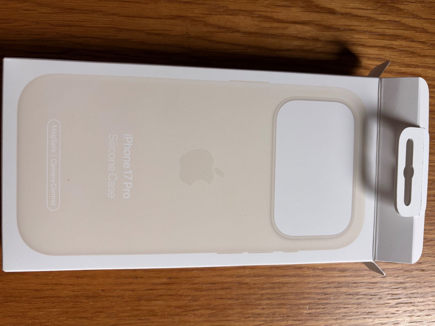 Apple Coques & Protection écran: Iphone 17 Pro Silikonhülle – Neuf (Voir description) à Meiringen par KND01
