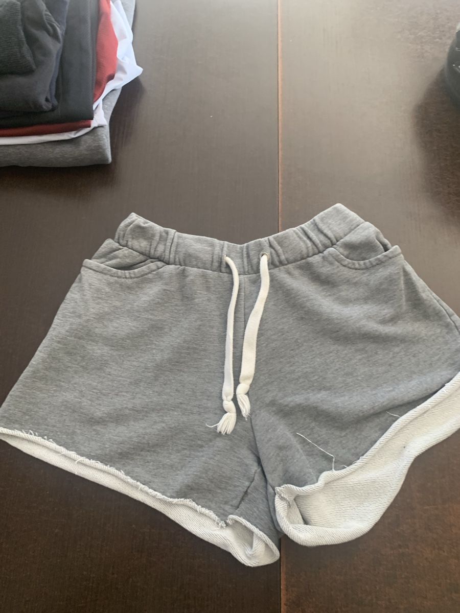 Hosen: Short taille L – Gebraucht aus Domdidier von qatar1973