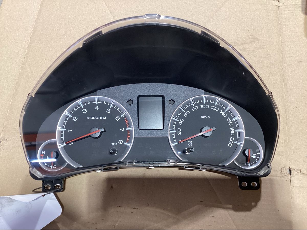 Suzuki Tutti pezzi di ricambio auto: Tacho zu Suzuki Swift 1.2I  – Usato da Reichenburg venduto da T864RX