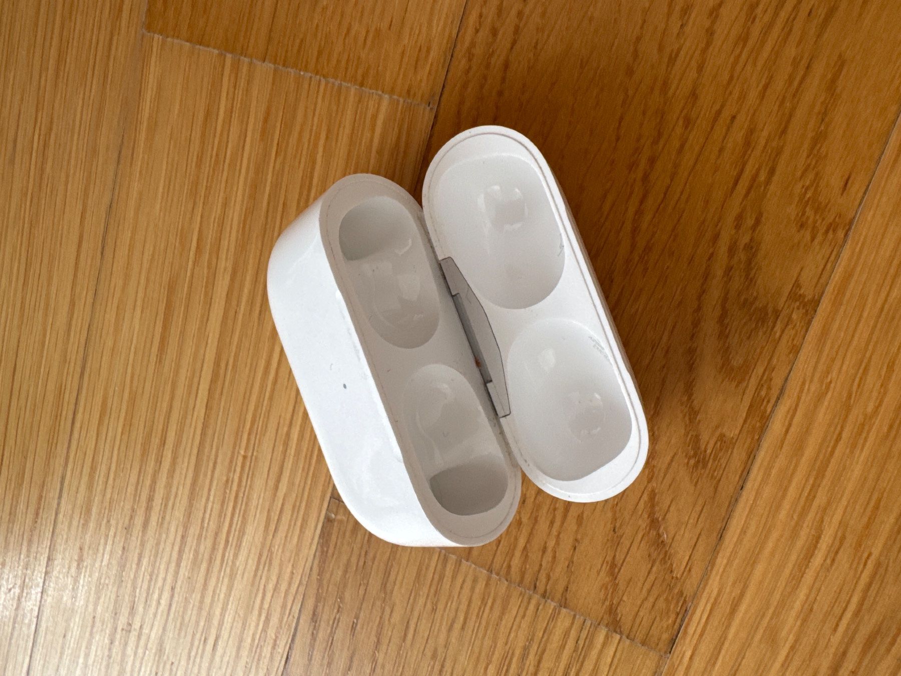Apple Cuffie: AirPods Pro 2 Case – Usato da Wollerau venduto da Vinagoni 1