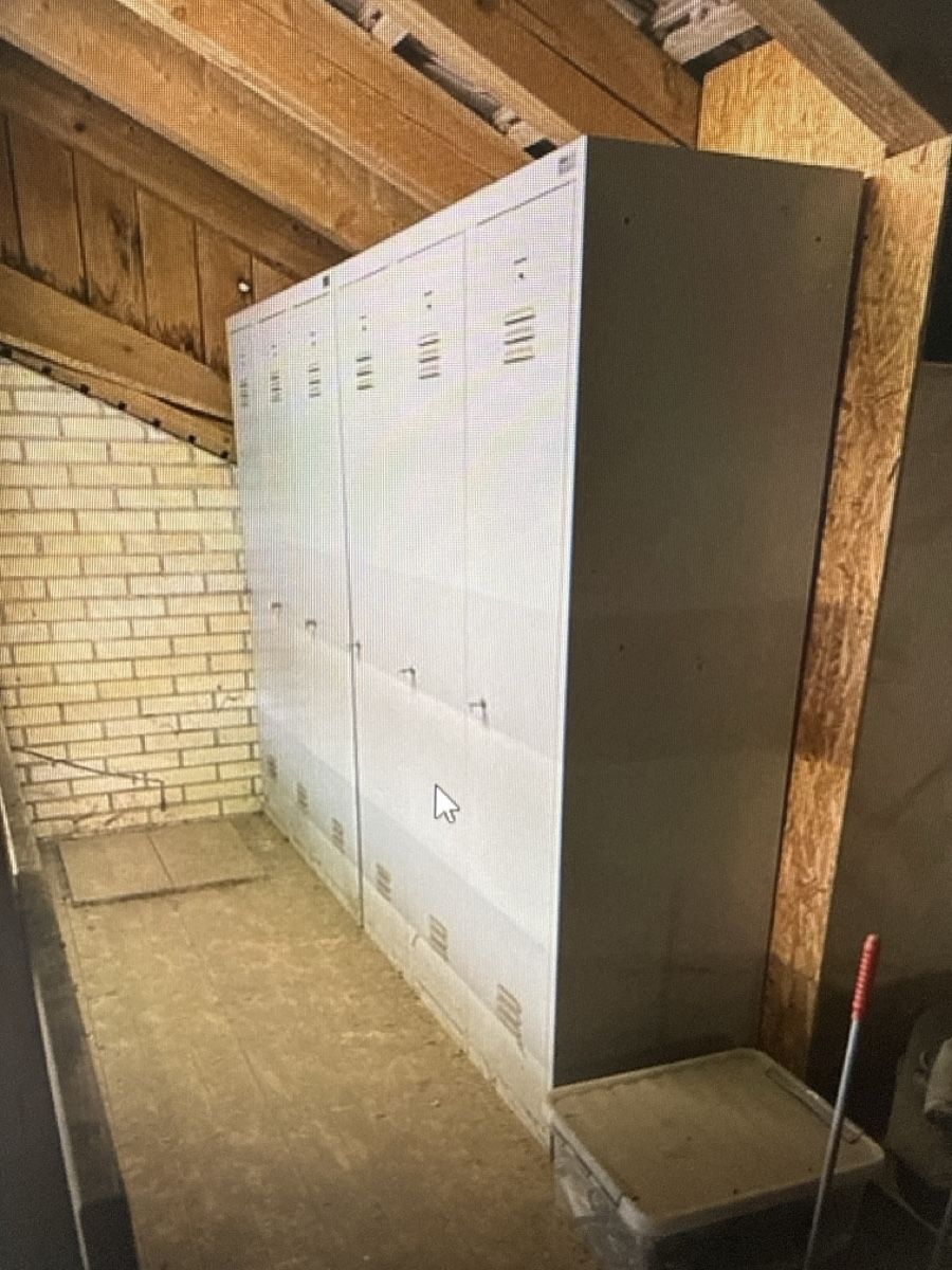 Armadi: Schrank zu verkaufen – Usato da Rüti ZH venduto da sab_ysl5
