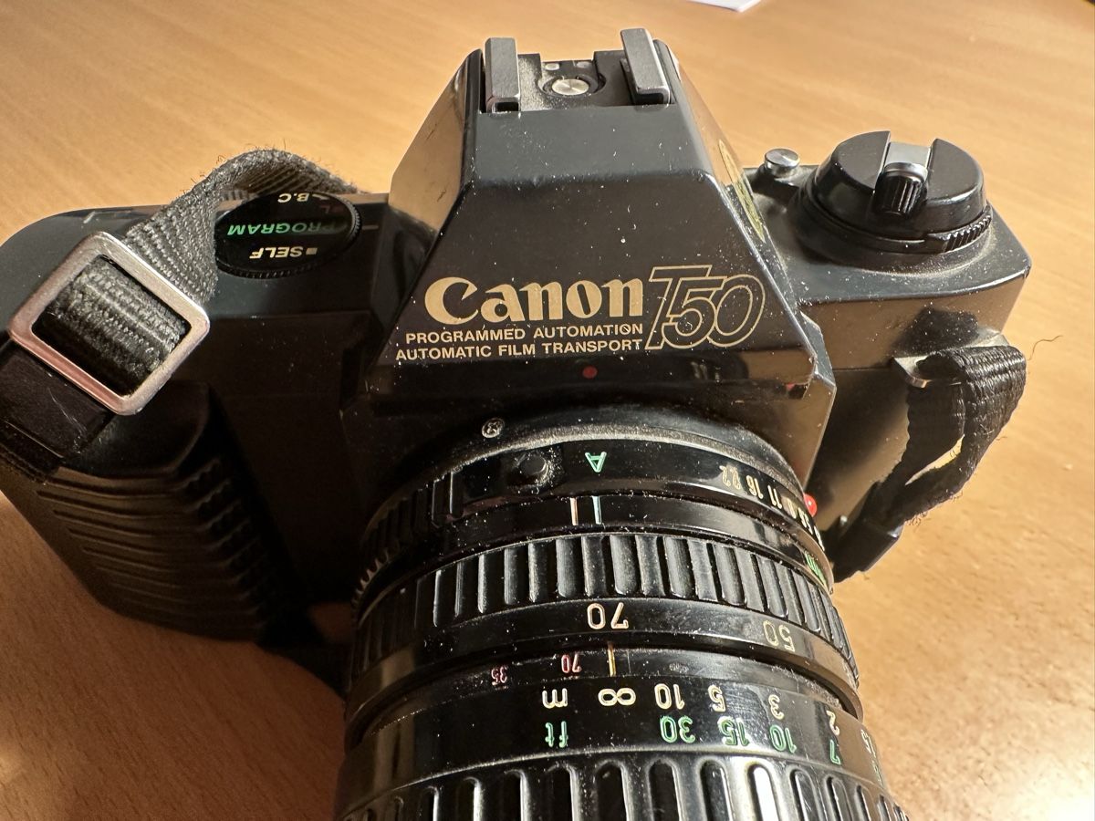 Canon Kamera: Canon T50 vintage | boîtier + objectif – Gebraucht aus Gampelen von theboywhoworks 1