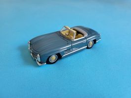 Mercedes Benz 300 SL, Creme-Blau