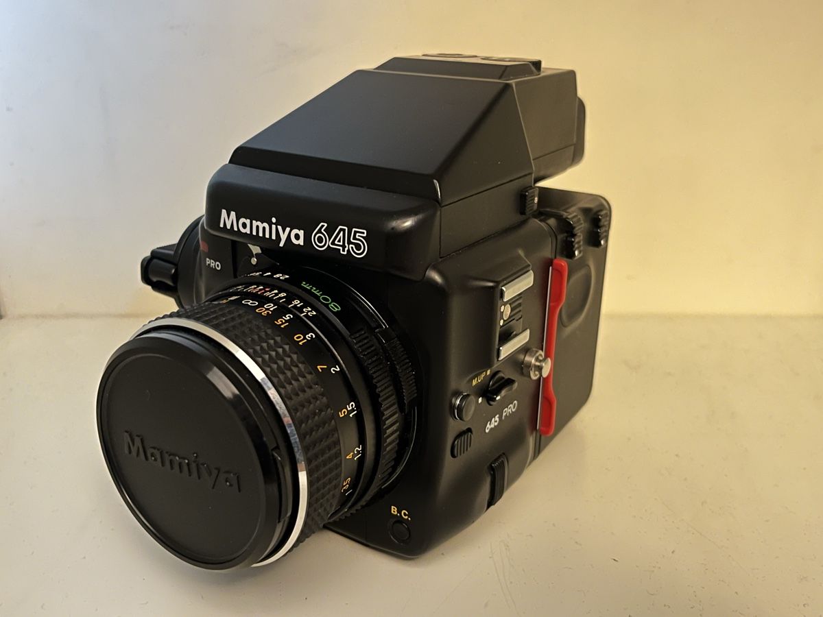 Mamiya Fotocamera: Mamiya 645 Pro mit 2 Sekor C Objektiven – Usato da Allschwil venduto da mpant02