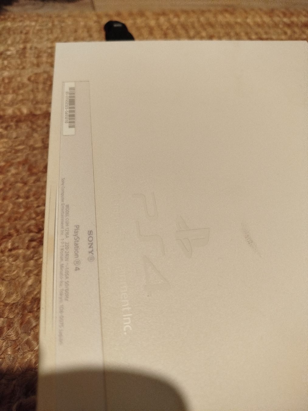 Sony Console: Sony Playstation 4, weiss, mit 2 Controller – Usato da Obfelden venduto da Lrbaumgartner 2