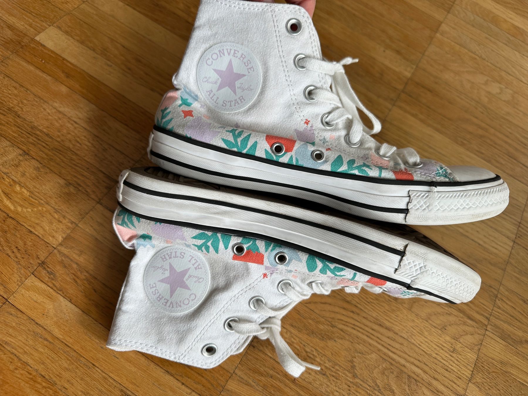 Converse Scarpe da donna: Converse Gr 39 Blumenmuster – Usato da Zürich venduto da poliveira