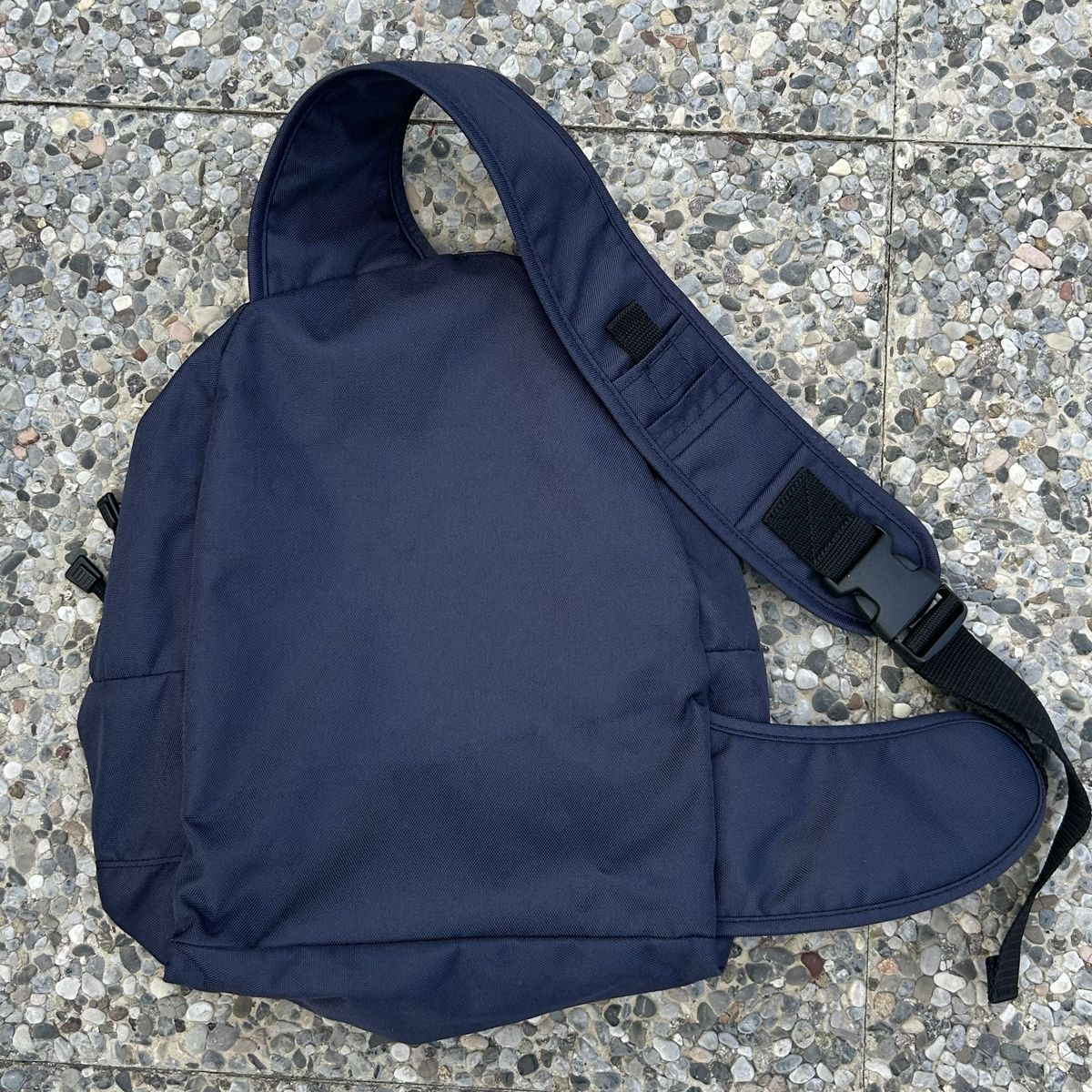 Quiksilver Zaini: Y2K Quiksilver sling bag navy blue – Usato da brent venduto da fukusapes 3