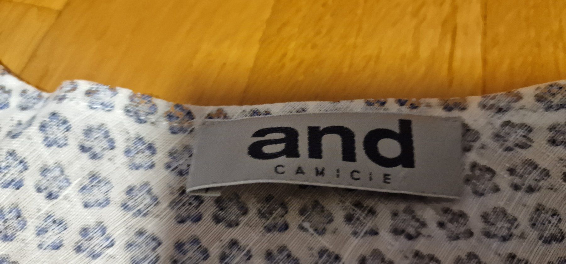 Blusen: Set aus 2 Hemd und Bluse "and Camicie 38" und "Old Navy S" – Gebraucht aus Fällanden von zeno01 3