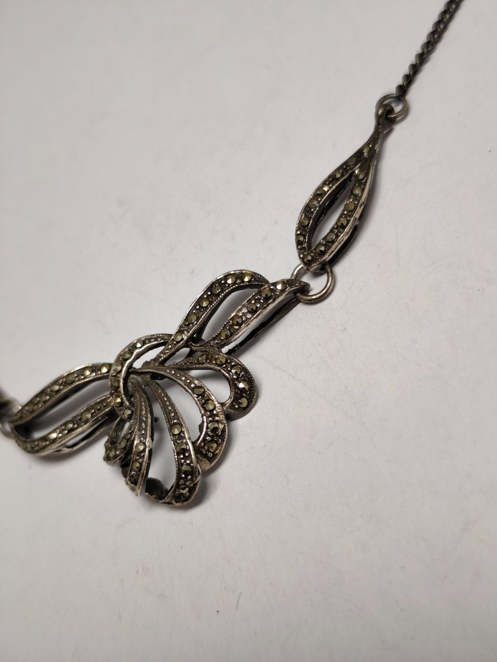 Catenine: Vintage Silber Collier mit Markasit Schleifen-Design #A8 – Usato da Châtelaine venduto da Tropic.Watch2 3