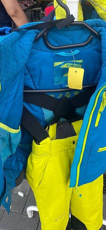 Lotti & Set di vestiti: Ski Jacke mit Hosen Gr 104 – Usato da Schenkon venduto da muz_g5mq 2