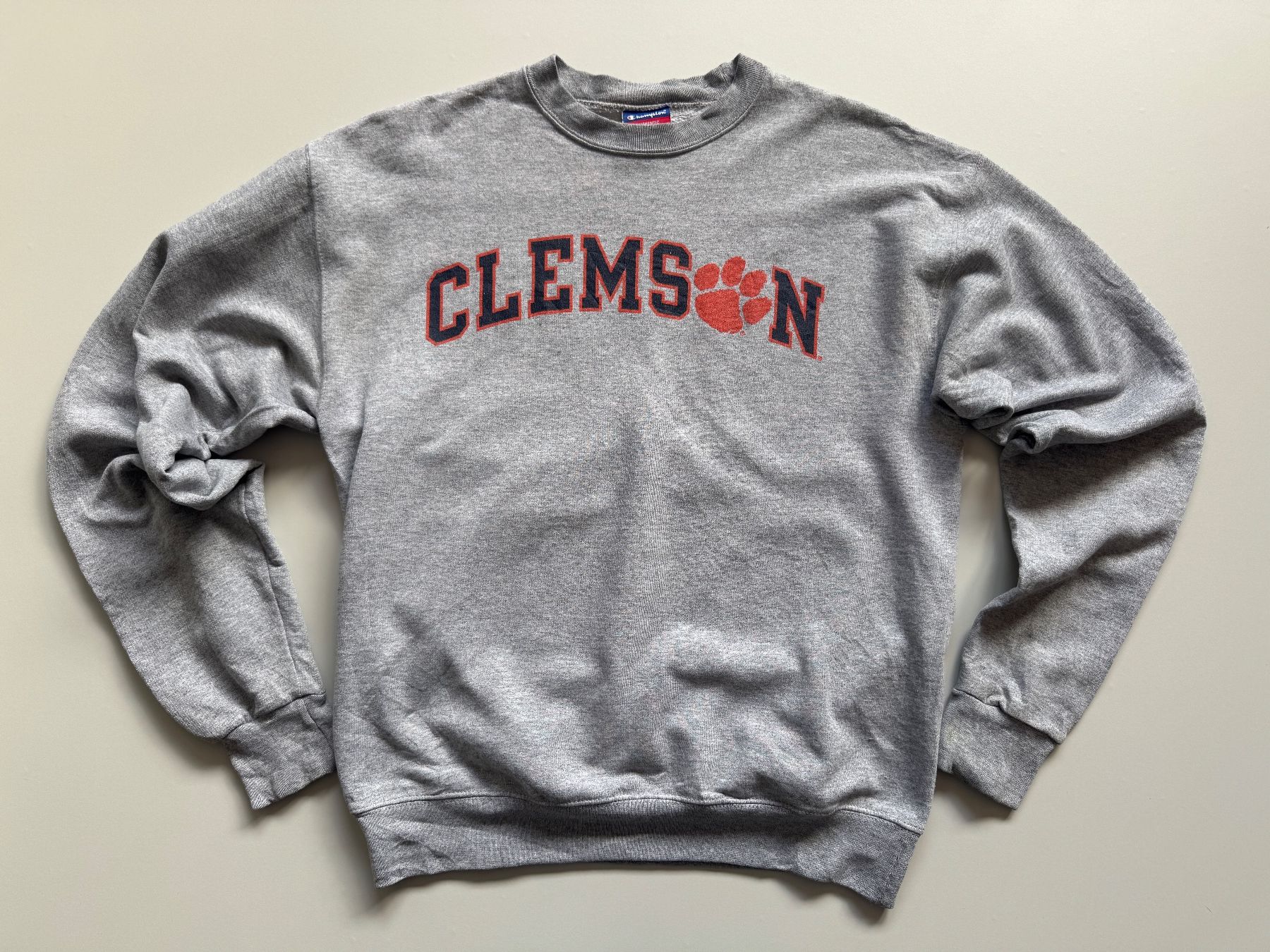 Champion Maglioni & Felpe: Champion Sweatshirt pullover crewneck Sz M – Usato da Neuchâtel venduto da _Easy_to_Find_