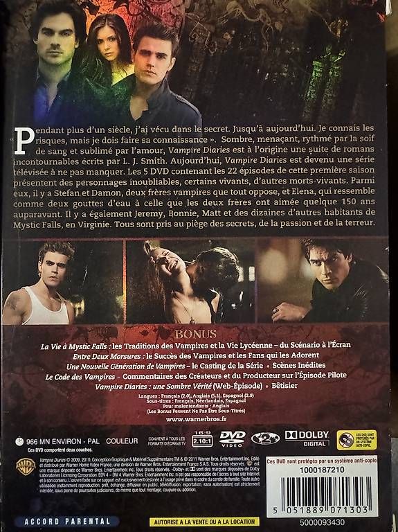 Tutti i DVDs: DVD Vampire Diaries Saisons 1 et 2 – Usato da Collombey venduto da egid 1