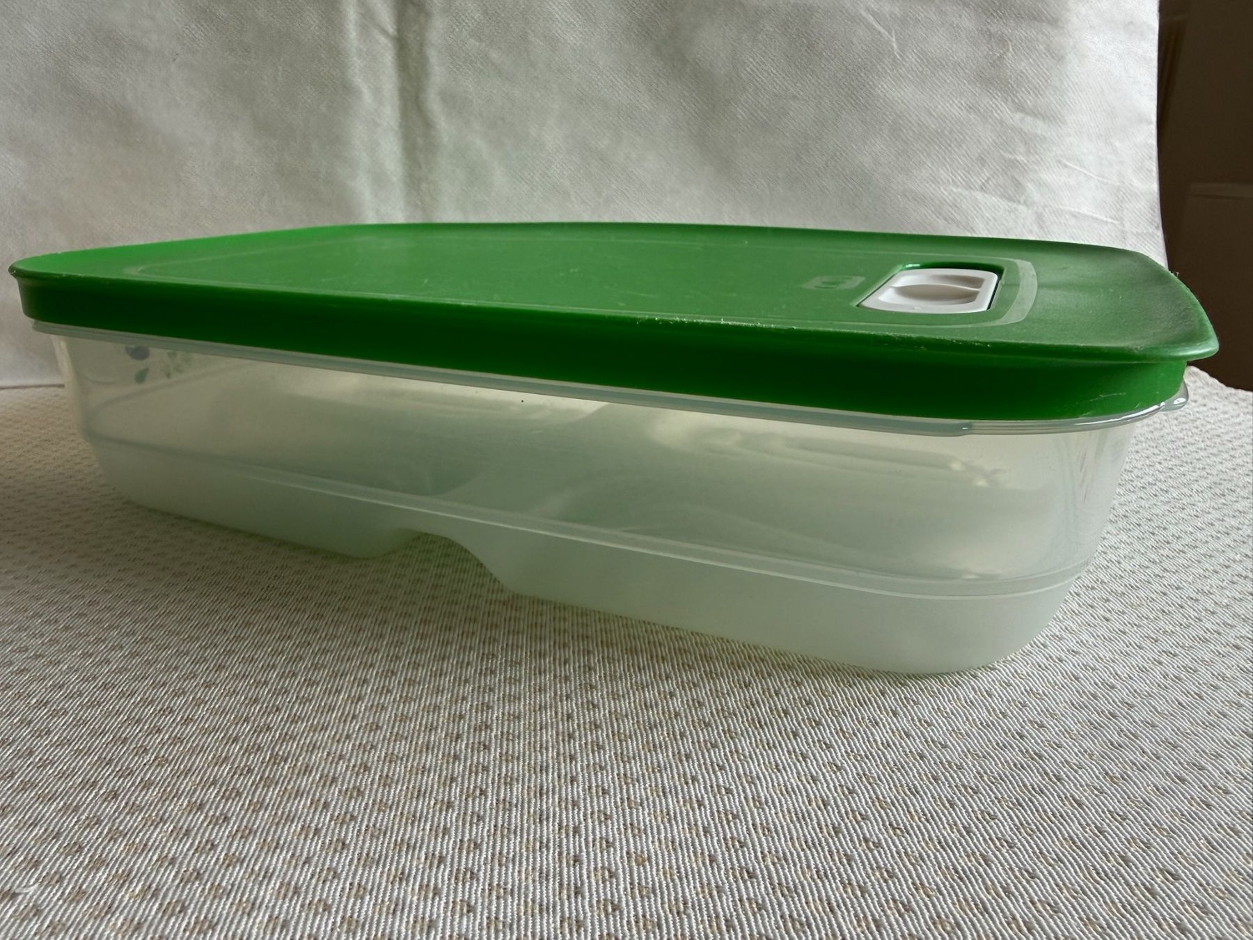Tupperware Behälter & Ähnliches: Tupperware - boîte - 1,8L - vert – Gebraucht aus Sion von accroshoes 1