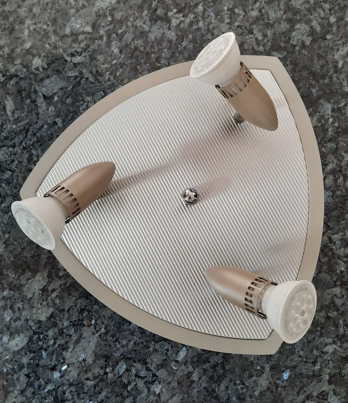 Lampen: 2er & 3er Set Deckenstrahler, silber-beige, top Zustand – Gebraucht aus Lalden von car_7w2l