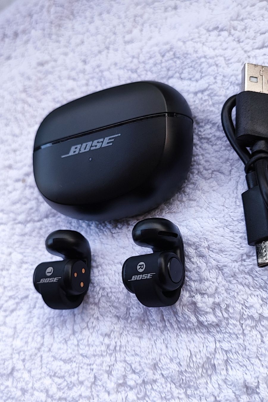 Bose Cuffie: Bose Open-Ear Kopfhörer Ultra Earbuds Schwarz – Usato da Zollikofen venduto da zar_j67f