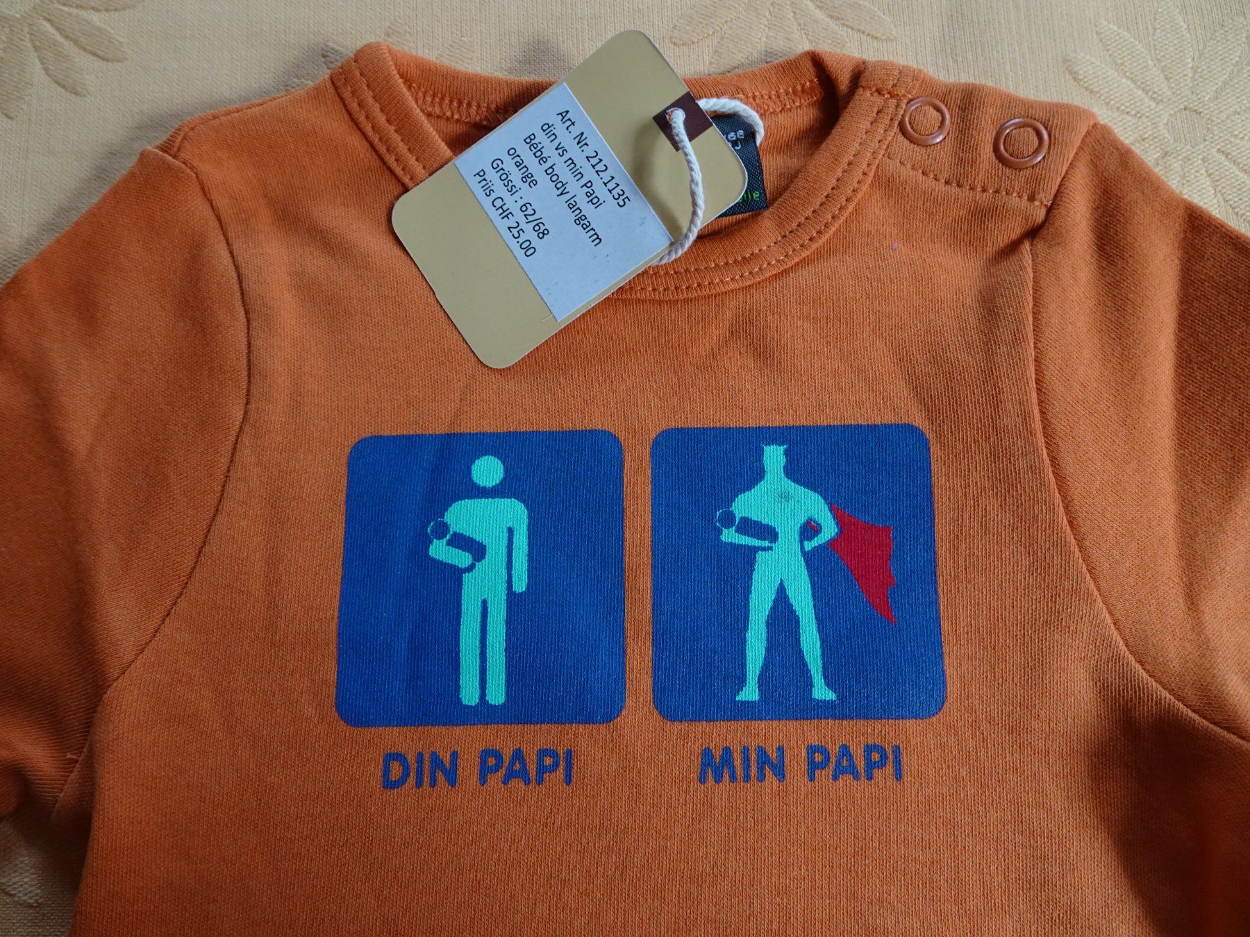Sous-vêtements: NEUER Body orange "Din Papi - Min Papi" Gr. 62/68 - 260740 – Neuf (Voir description) à Küssnacht am Rigi par Schuhe-Secondhand